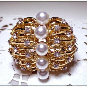 14k Yellow Gold over a unique Pearl ladys Ring